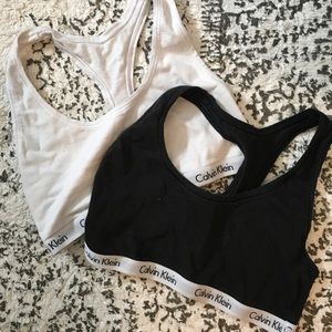 CALVIN KLEIN Trendy Sports Bra